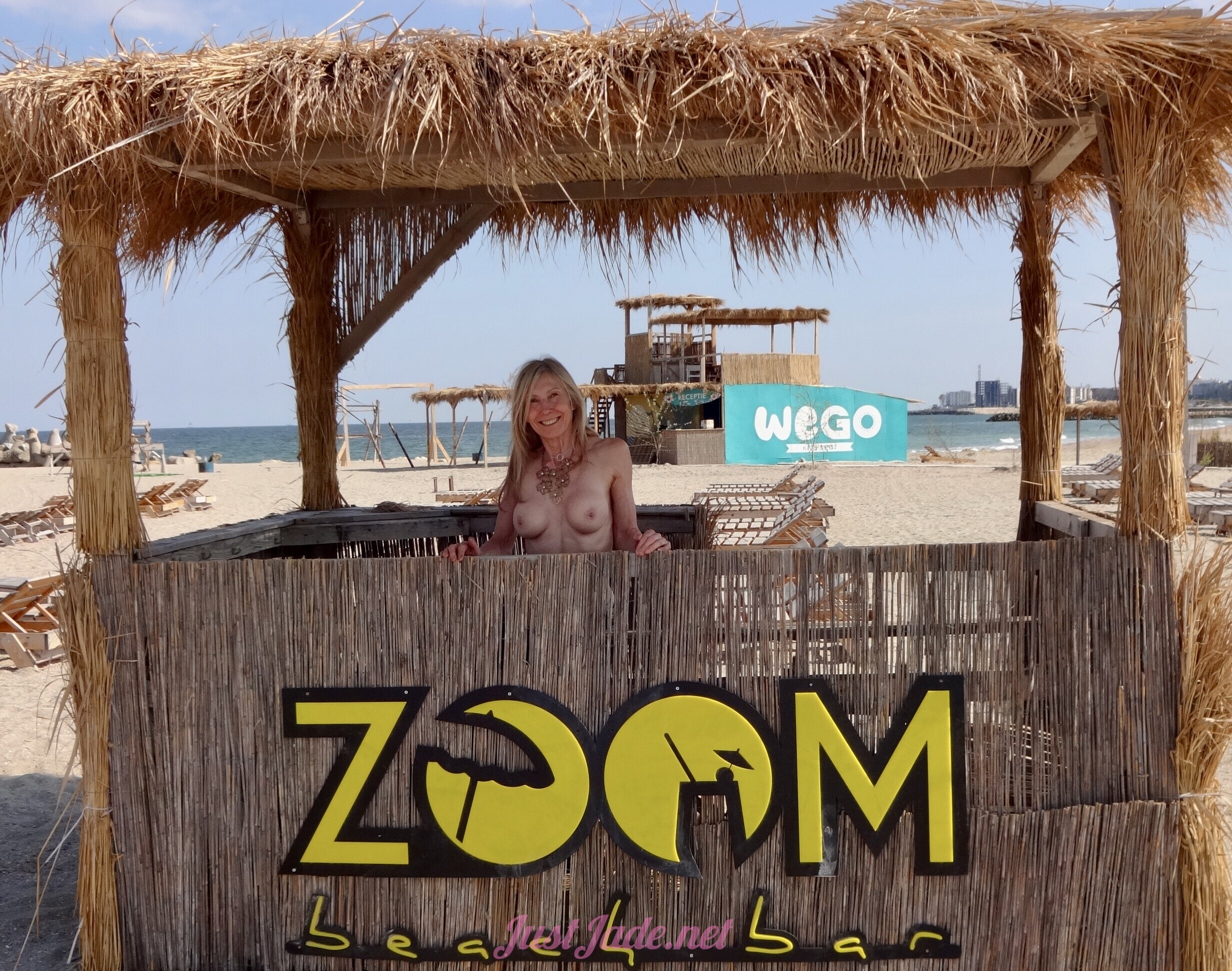 Zoom Beach Bar